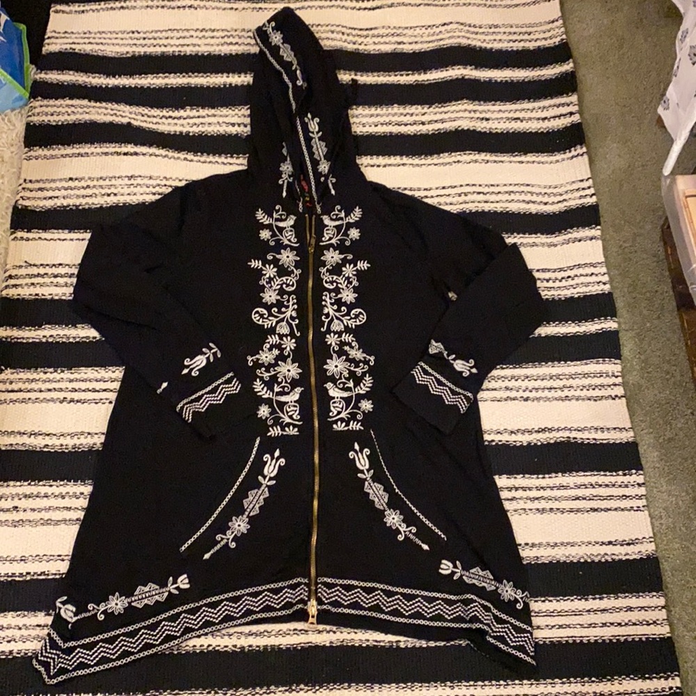 Johnny was sweatshirt/cover-up